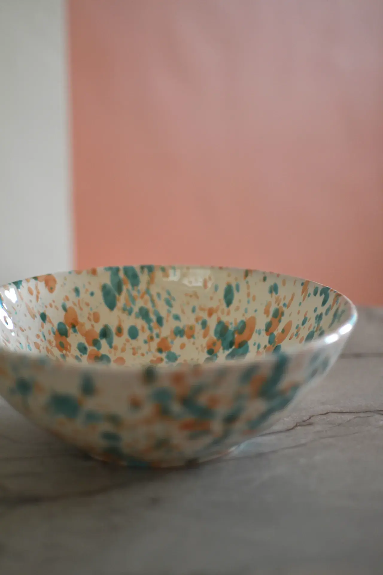 Bol en céramique fait main avec finition rustique